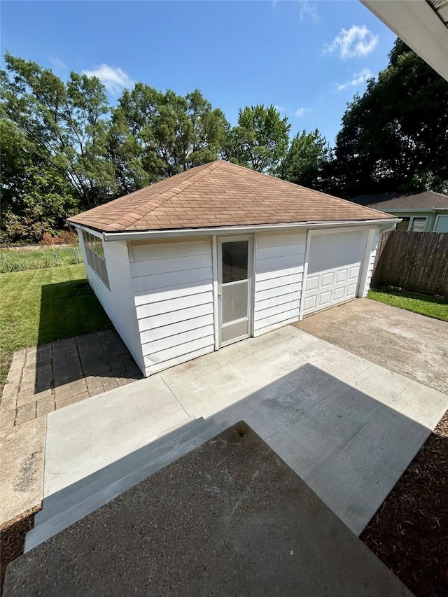 2327 Glenbrook Dr, Des Moines, IA 50316 - view of detached garage