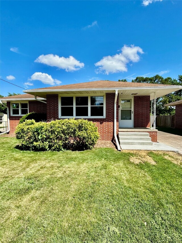 2327 Glenbrook Dr, Des Moines, IA 50316 - ranch-style house featuring brick siding