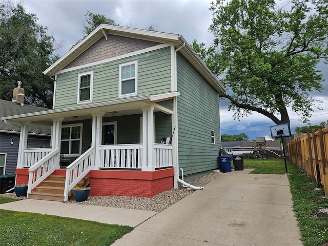 1096 Buchanan St, Des Moines, IA 50316 - view of front facade featuring a porch