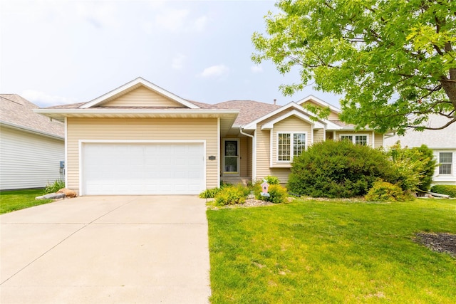 12335 Tanglewood Dr, Urbandale, IA 50323 - photo 1