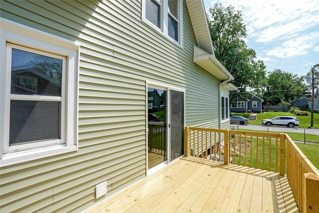 403 E 2nd St S, Newton, IA 50208 - deck with a lawn