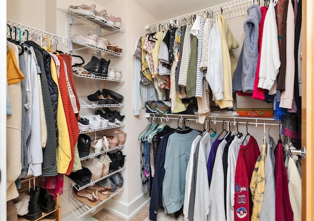 400 Walnut St Unit 901, Des Moines, IA 50309 - view of walk in closet