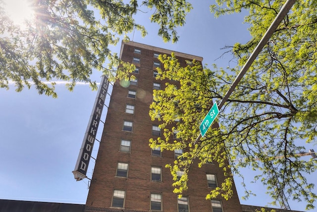 400 Walnut St Unit 901, Des Moines, IA 50309 - view of apartment building / complex