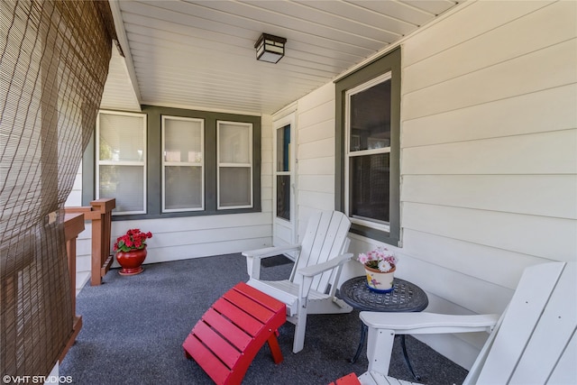 2730 53rd St, Des Moines, IA 50310 - view of covered porch
