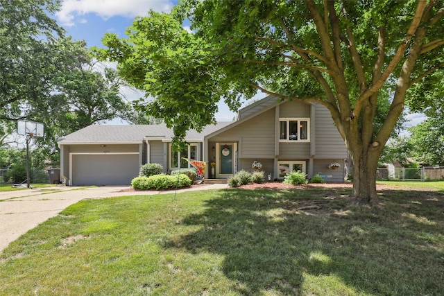 4200 SW 23rd Pl, Des Moines, IA 50321 - view of front of house with a garage and driveway