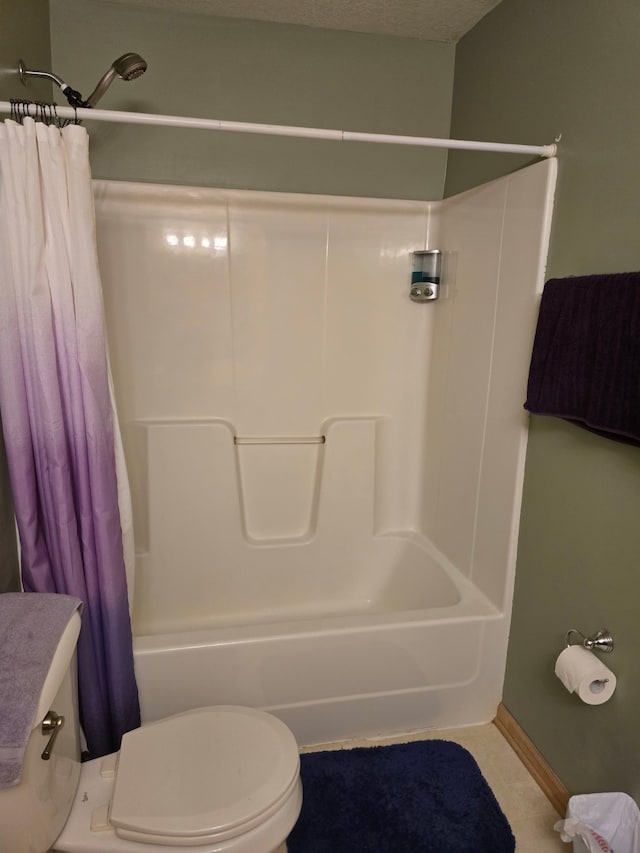 2101 Meadow Ct Unit 304, Des Moines, IA 50320 - bathroom featuring toilet and shower / tub combo