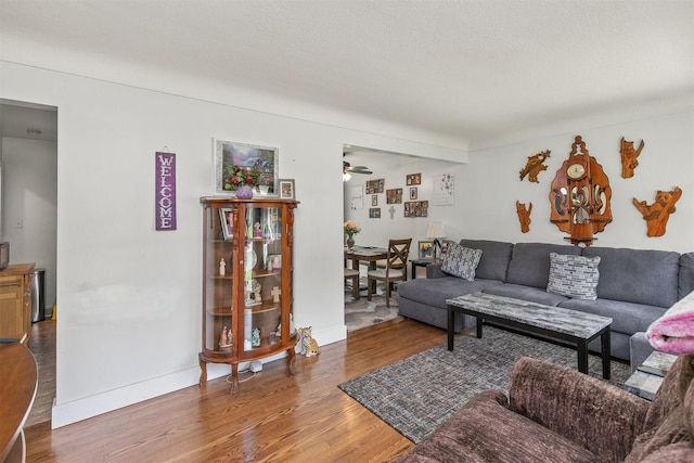 2904 Shadyoak Dr, Des Moines, IA 50310 - living area featuring wood finished floors and ceiling fan