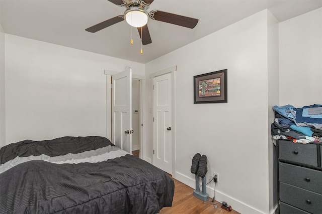 2904 Shadyoak Dr, Des Moines, IA 50310 - bedroom featuring light wood finished floors and a ceiling fan