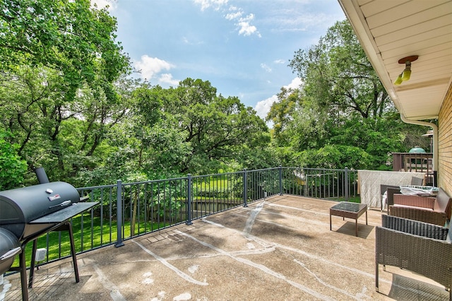 2904 Shadyoak Dr, Des Moines, IA 50310 - patio / terrace featuring grilling area and view of scattered trees