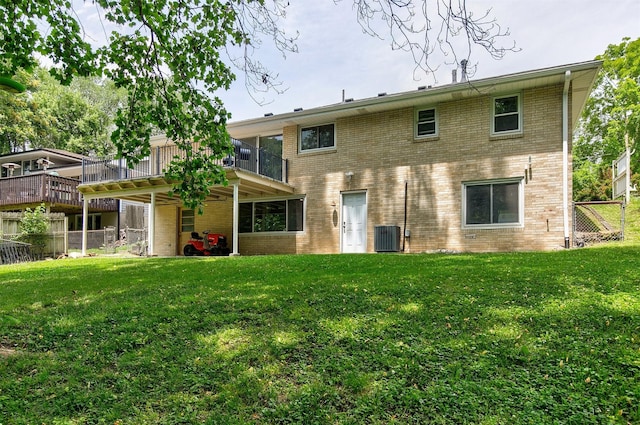 2904 Shadyoak Dr, Des Moines, IA 50310 - rear view of property with brick siding