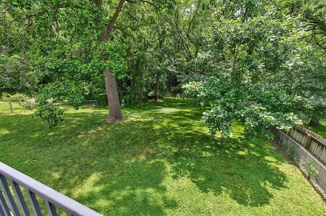 2904 Shadyoak Dr, Des Moines, IA 50310 - view of fenced backyard