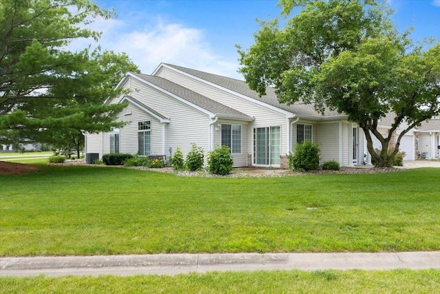 130 NW Georgetown Blvd Unit 4, Ankeny, IA 50023 - ranch-style home with a front yard and roof with shingles