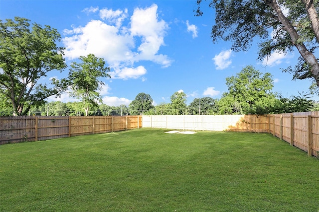 2420 E 37th St, Des Moines, IA 50317 - view of fenced backyard