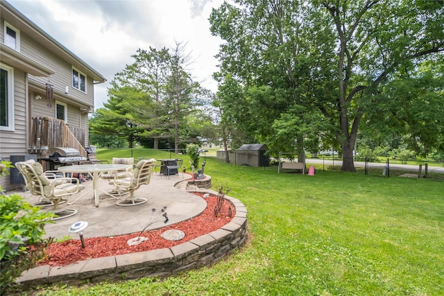 130 SW Meadowlark Ct, Ankeny, IA 50023 - view of yard featuring a patio area