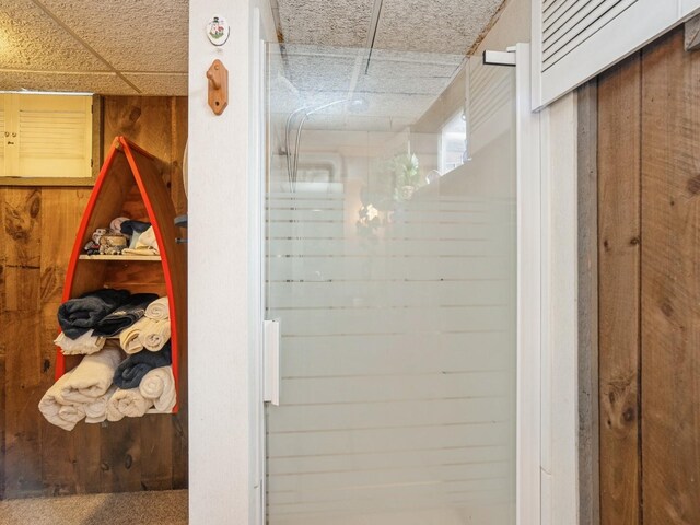 2400 Farwell Rd, Des Moines, IA 50317 - detailed view of wood walls