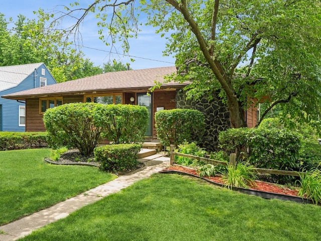 2400 Farwell Rd, Des Moines, IA 50317 - view of green lawn