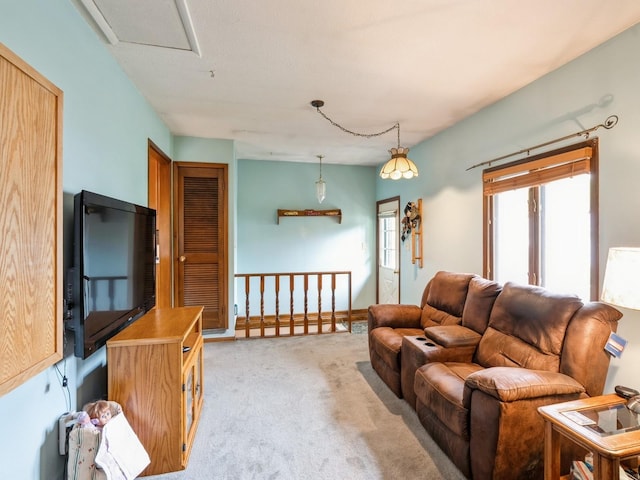 2400 Farwell Rd, Des Moines, IA 50317 - living area with light carpet