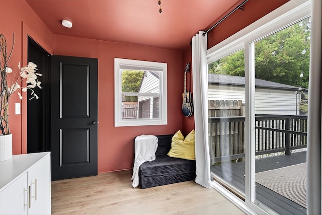 1315 Bundy St, Des Moines, IA 50315 - living area featuring light wood-style flooring and baseboards