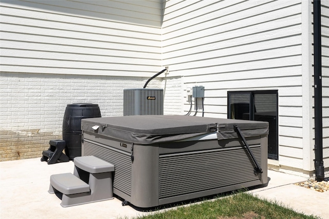 807 W Orchard Ave, Indianola, IA 50125 - exterior view of a hot tub and a cooling unit