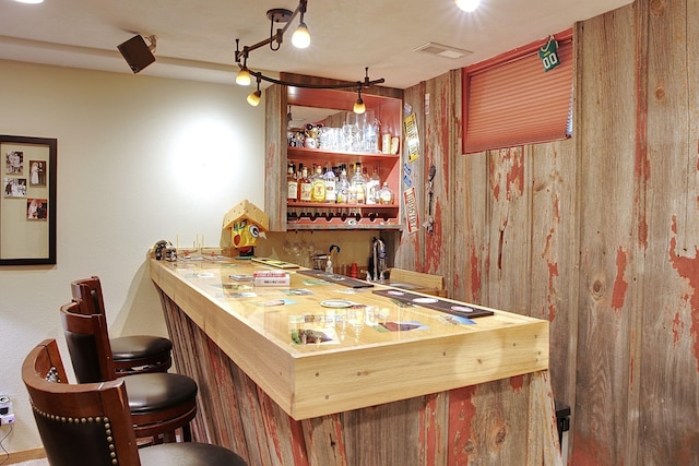 302 Crossing Ct NW, Bondurant, IA 50035 - view of indoor wet bar