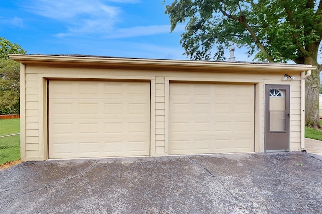4610 SE 7th St, Des Moines, IA 50315 - view of detached garage
