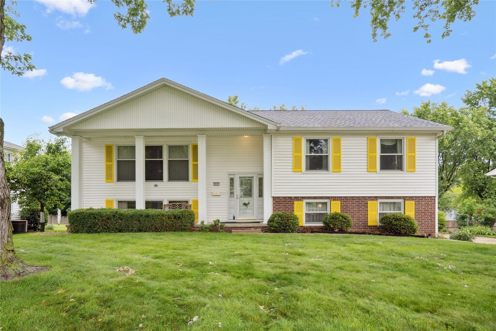 2001 Pleasant St, West Des Moines, IA 50265 - photo 1