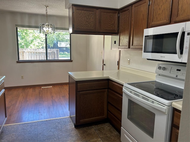 937 E 15th St N, Newton, IA 50208 - photo 6