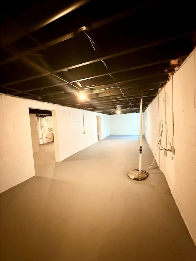 211 E Leach Ave, Des Moines, IA 50315 - view of unfinished below grade area