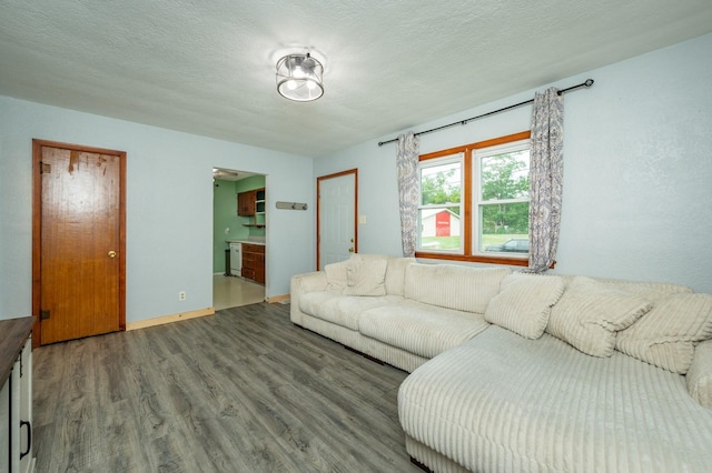 1255 E 27th Ct, Des Moines, IA 50317 - photo 2
