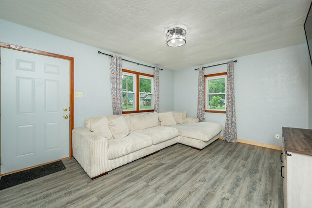1255 E 27th Ct, Des Moines, IA 50317 - photo 3