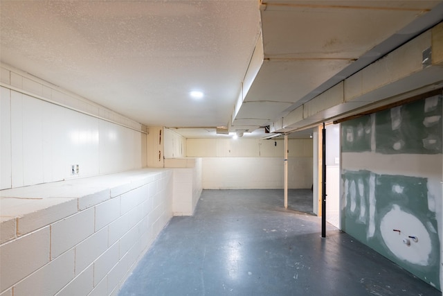 1115 E Herold Ave, Des Moines, IA 50315 - unfinished below grade area with concrete block wall