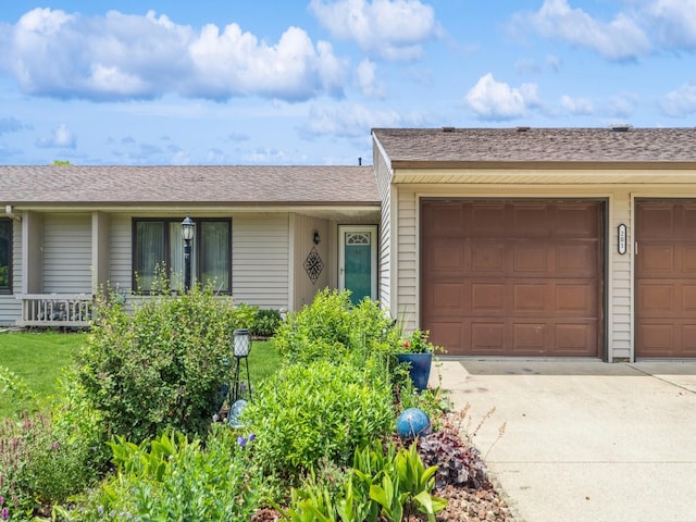 1012 E Competine St Unit 201, Knoxville, IA 50138 - photo 1