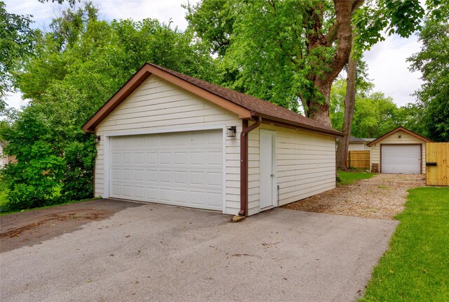 1144 57th St, Des Moines, IA 50311 - view of detached garage