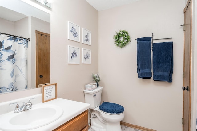 530 N 9th St, Carlisle, IA 50047 - full bath with vanity and a shower with shower curtain