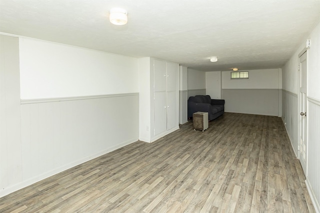 832 E Lacona Ave, Des Moines, IA 50315 - unfurnished room with light wood-style floors