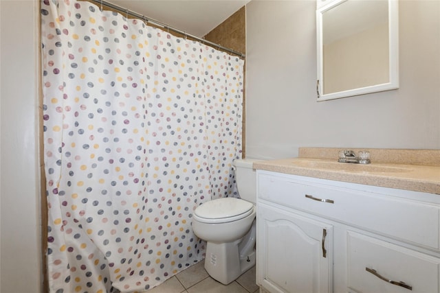 1250 NE 52nd Ave, Des Moines, IA 50313 - full bath with vanity, tile patterned floors, and a shower with shower curtain