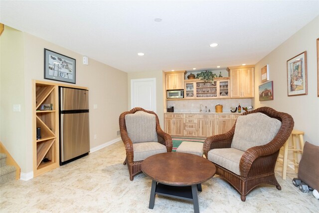862 Glen Oaks Ter, West Des Moines, IA 50266 - living area featuring recessed lighting and bar area