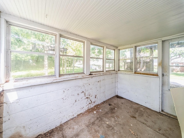 2928 34th St, Des Moines, IA 50310 - unfurnished sunroom with unfinished concrete floors