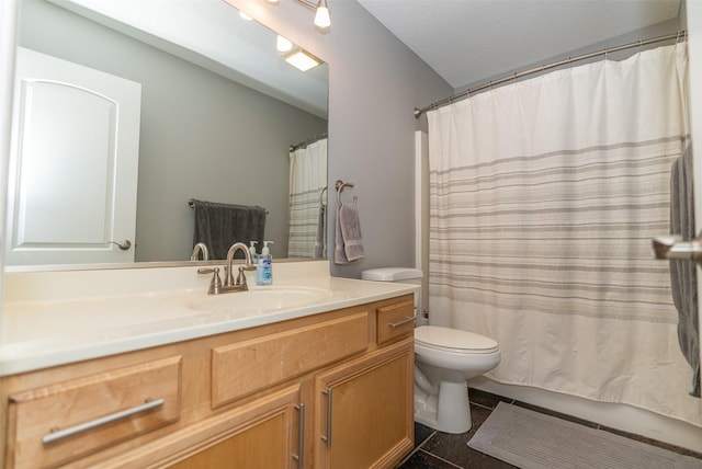 2726 SE 11th St, West Des Moines, IA 50265 - full bath featuring toilet and vanity