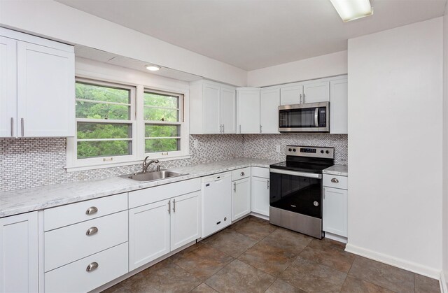 3020 30th St, Des Moines, IA 50310 - photo 11