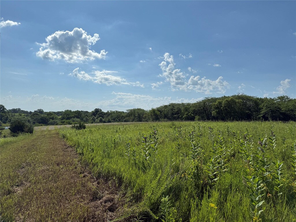 398 Lake Dr, Melrose, IA 52569