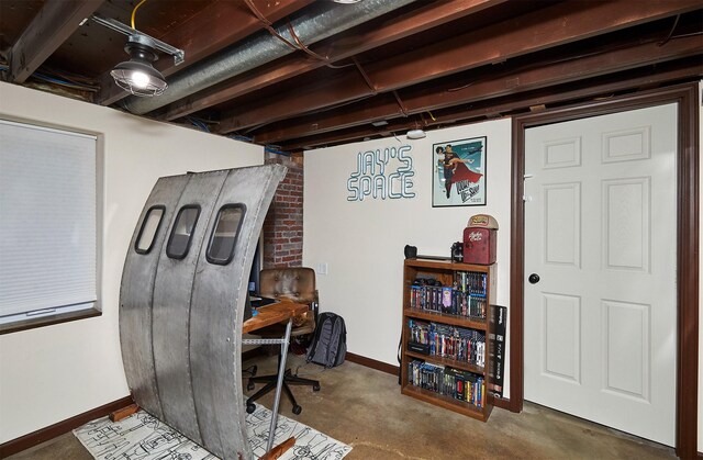 3925 55th St, Des Moines, IA 50310 - home office with baseboards