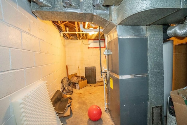 305 E 20th St S, Newton, IA 50208 - unfinished basement with heating unit