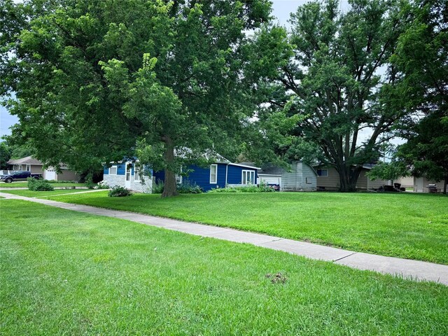 2003 Carroll St, Boone, IA 50036 - view of front of home with a front lawn