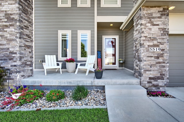 5519 165th St, Urbandale, IA 50323 - property entrance with covered porch