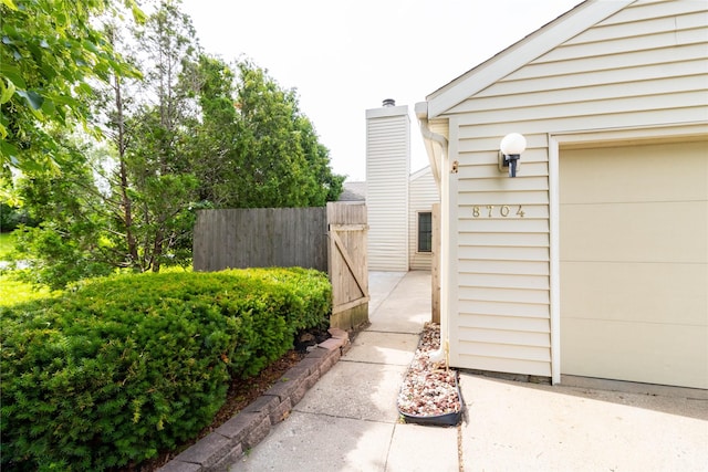 8704 Ginger Ln, Urbandale, IA 50322 - photo 2