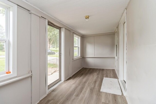 8 E Wall Ave, Des Moines, IA 50315 - view of unfurnished sunroom