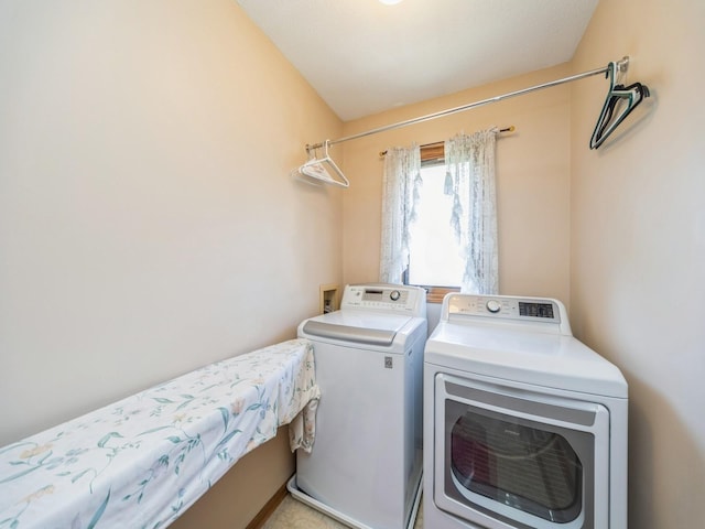 3436 Valley View Dr, West Des Moines, IA 50265 - laundry room featuring washing machine and dryer