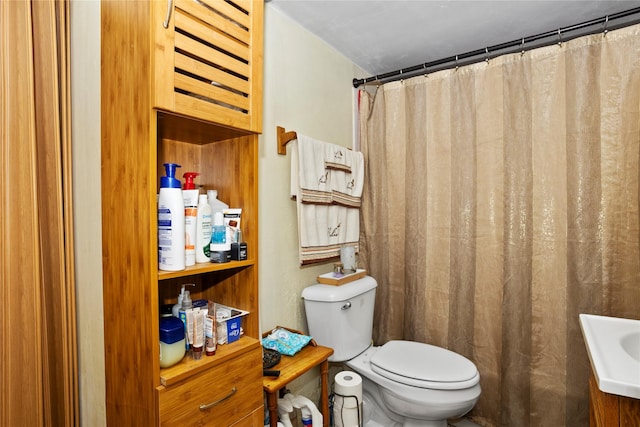 1054 14th St, Des Moines, IA 50314 - bathroom with toilet