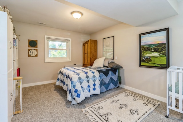 311 W 15th St N, Newton, IA 50208 - carpeted bedroom with baseboards